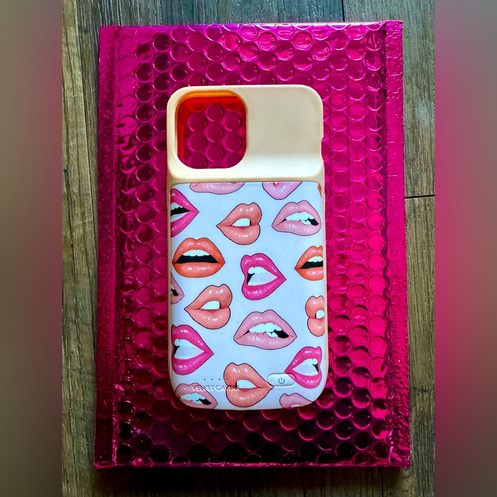 Velvet Caviar Lips Charging Case - iPhone 13 Pro Max